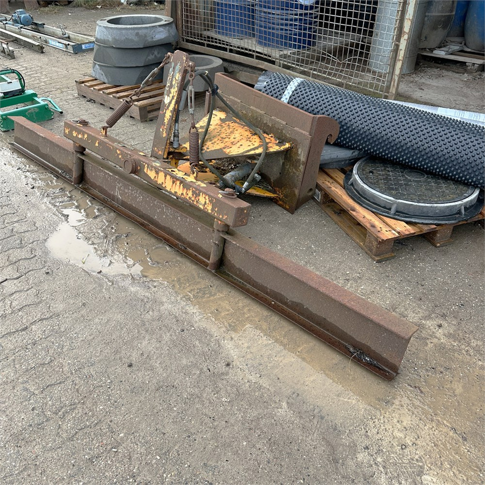 ABC Afretter / vibrator - Udstyr for Entreprenørmaskin: billede 3 ABC Afretter / vibrator - Udstyr for Entreprenørmaskin: billede 3