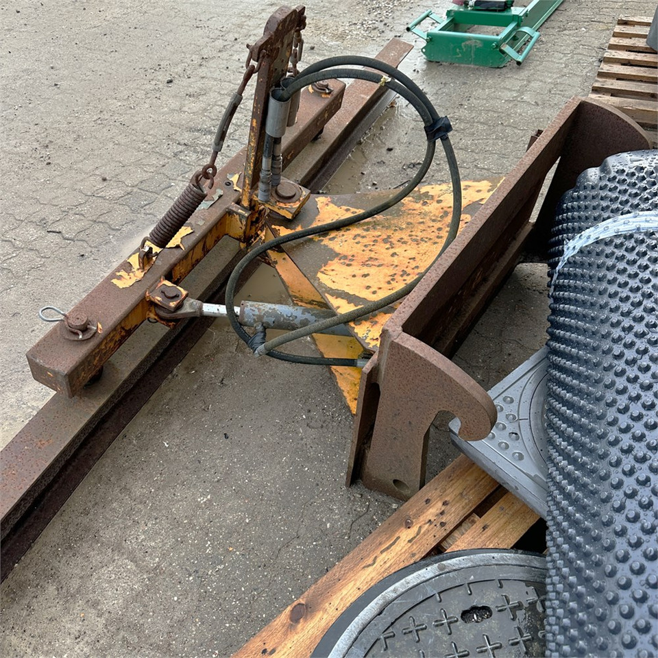 ABC Afretter / vibrator - Udstyr for Entreprenørmaskin: billede 4 ABC Afretter / vibrator - Udstyr for Entreprenørmaskin: billede 4