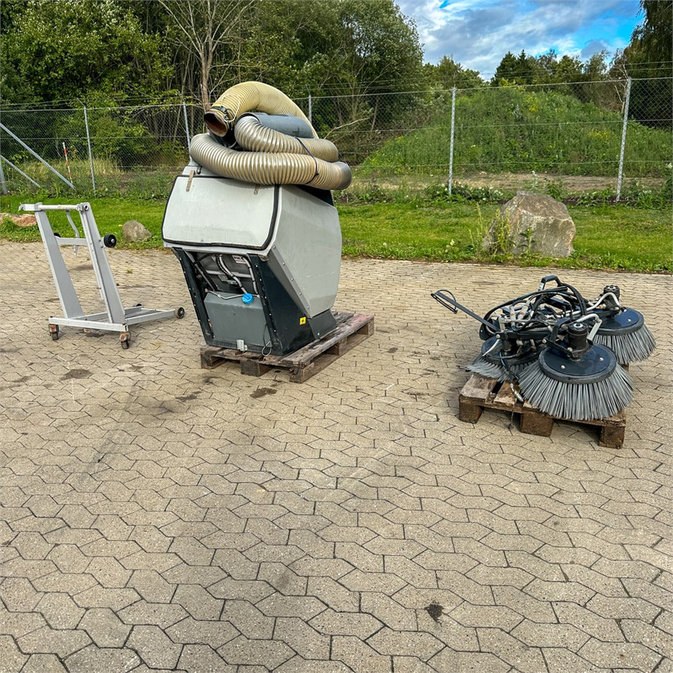 Nilfisk Engholm FS2150 & FK22150 - Udstyr for Fejebil: billede 1 Nilfisk Engholm FS2150 & FK22150 - Udstyr for Fejebil: billede 1