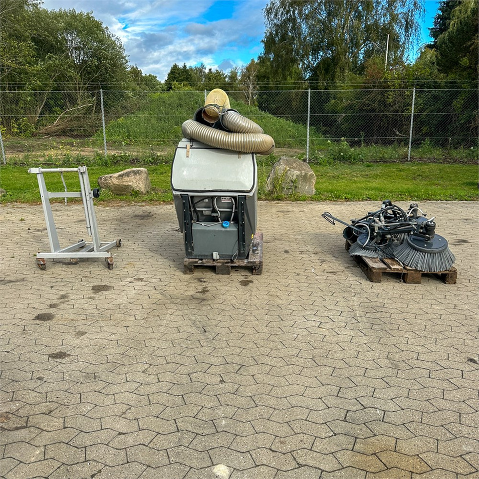 Nilfisk Engholm FS2150 & FK22150 - Udstyr for Fejebil: billede 2 Nilfisk Engholm FS2150 & FK22150 - Udstyr for Fejebil: billede 2