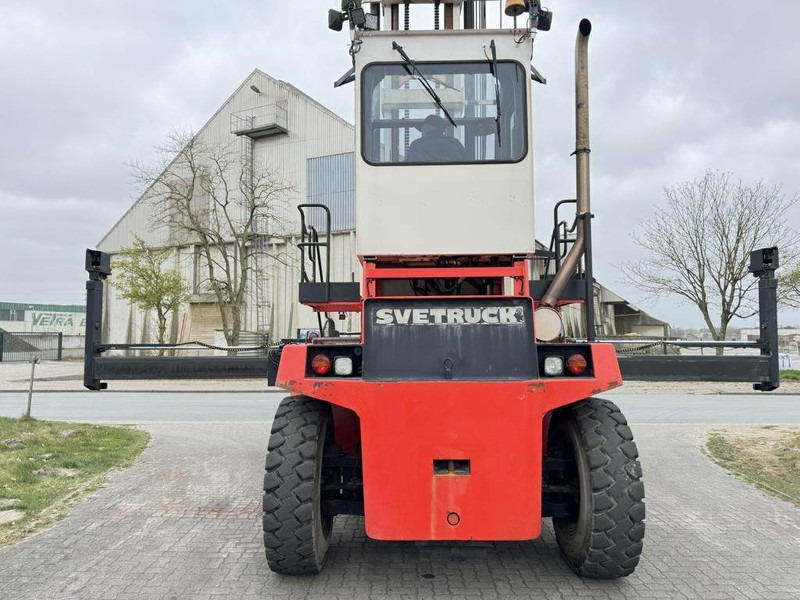 Svetruck ECS6H - Gaffeltruck til containerhåndtering: billede 4 Svetruck ECS6H - Gaffeltruck til containerhåndtering: billede 4