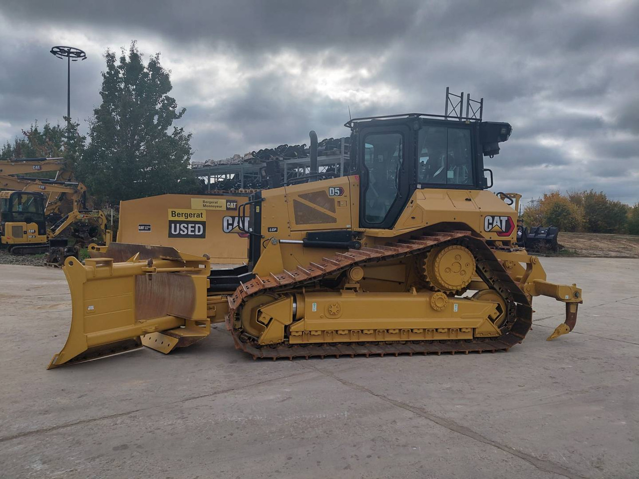 CAT D5 - Bulldozer: billede 1 CAT D5 - Bulldozer: billede 1