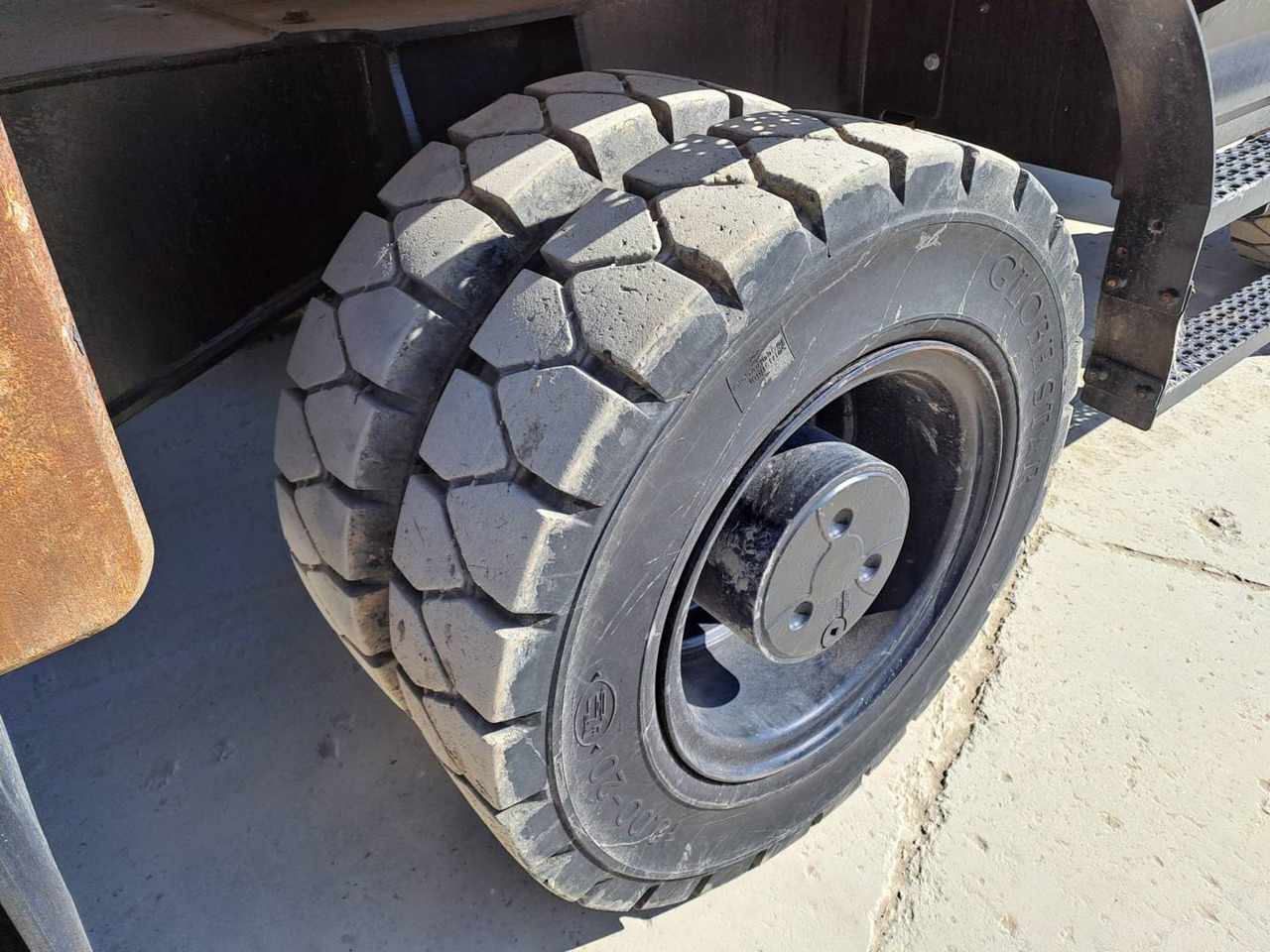 Hjulgravemaskine CAT MH3024: billede 13