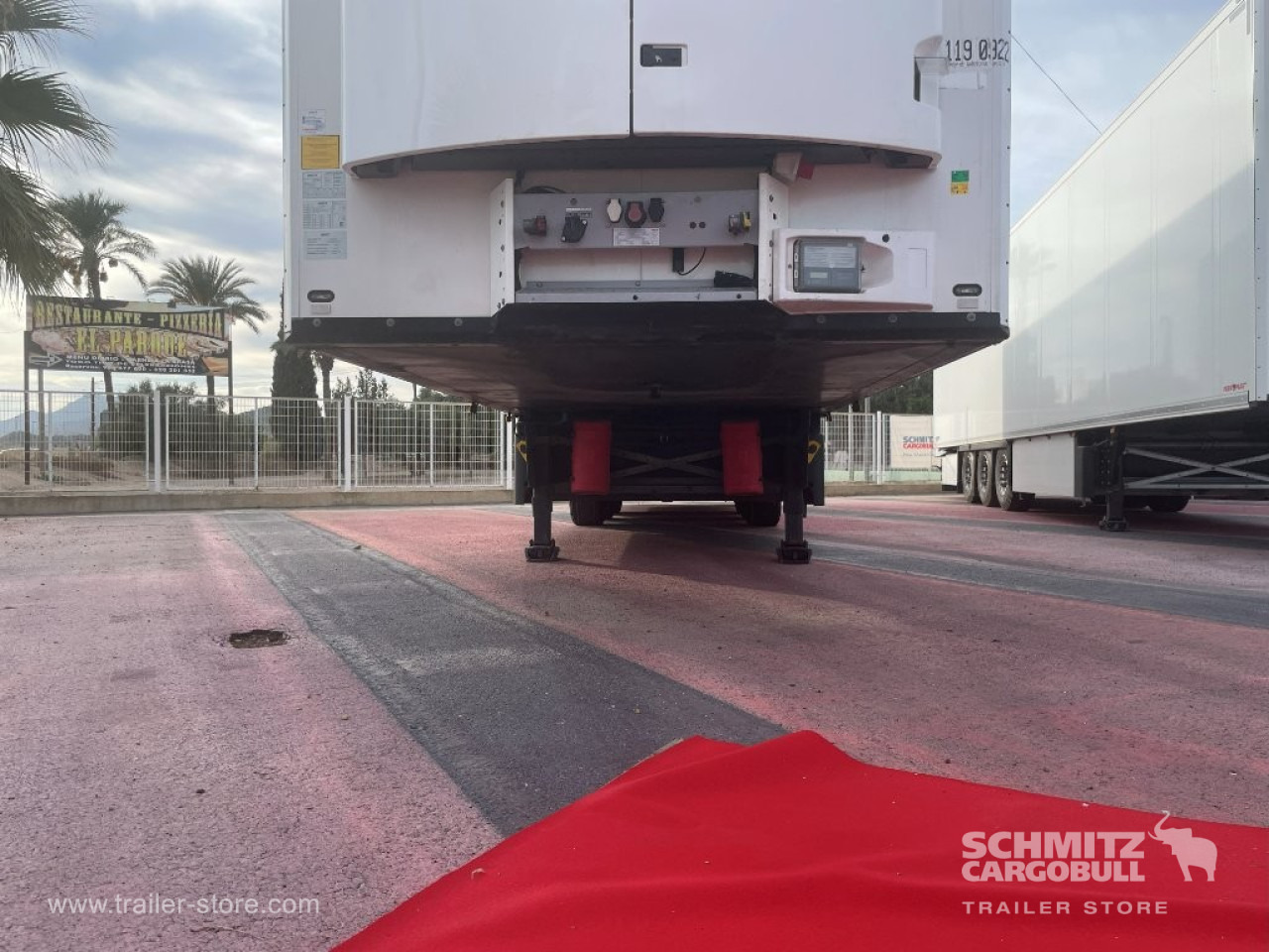 SCHMITZ Semiremolque Frigo Standard - Isotermisk sættevogn: billede 2 SCHMITZ Semiremolque Frigo Standard - Isotermisk sættevogn: billede 2