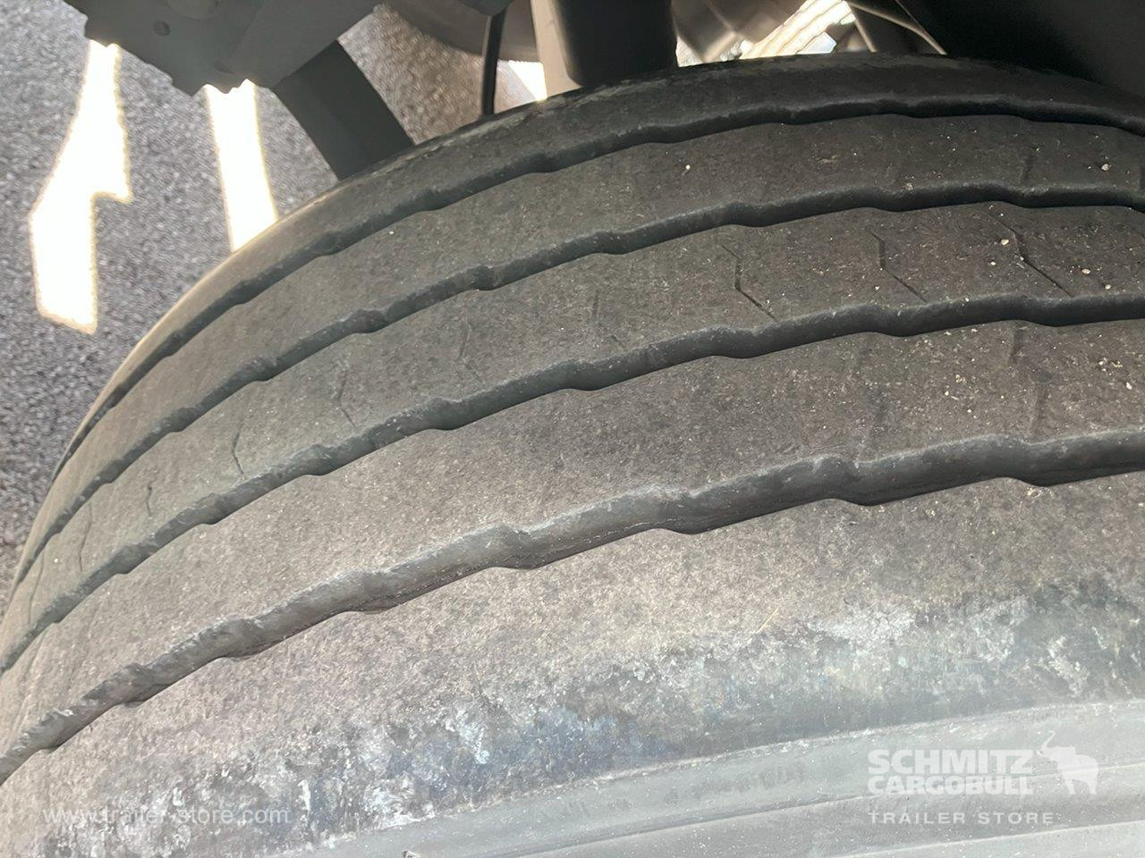 SCHMITZ Semiremolque Frigo Standard - Isotermisk sættevogn: billede 4 SCHMITZ Semiremolque Frigo Standard - Isotermisk sættevogn: billede 4