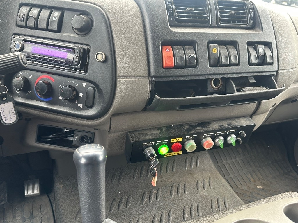 Lastbil med kran DAF 55.180 henkilönostin: billede 17