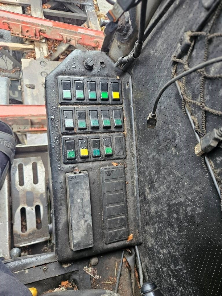 Tømmerbil Sisu C600 8x4 kesla 2010: billede 18