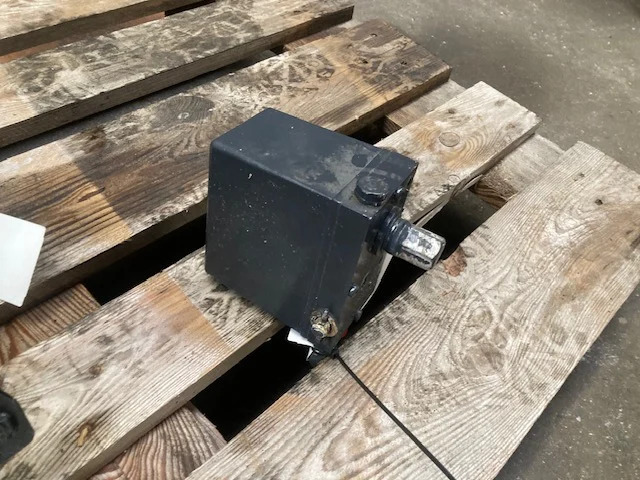 Scania Cab tilt pump – Scania 2861571 - Førerhus og interiør for Lastbil: billede 1 Scania Cab tilt pump – Scania 2861571 - Førerhus og interiør for Lastbil: billede 1