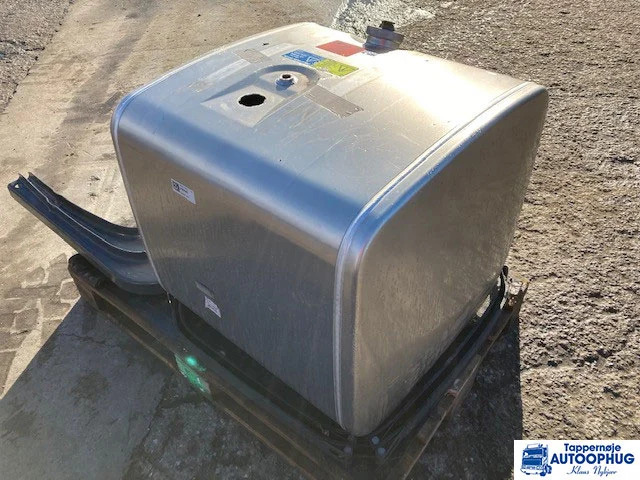 Scania diesel tank 300ltr Scania 2167505 - Brændstoftank for Lastbil: billede 2 Scania diesel tank 300ltr Scania 2167505 - Brændstoftank for Lastbil: billede 2