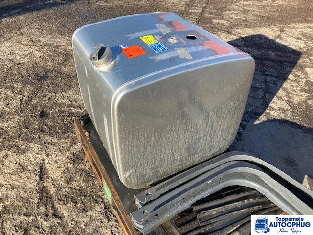 Scania diesel tank 300ltr Scania 2167505 - Brændstoftank for Lastbil: billede 3 Scania diesel tank 300ltr Scania 2167505 - Brændstoftank for Lastbil: billede 3