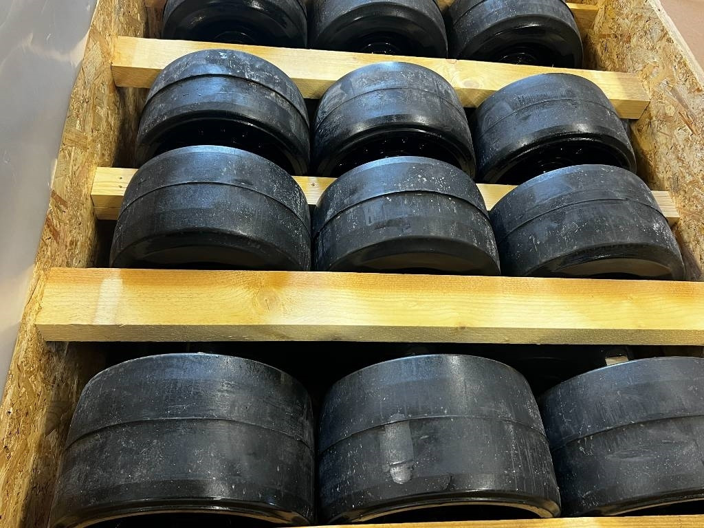 CNH Track rollers for tracks - CNH - Quadtrac/Steiger  - Dæk for Landbrugsmaskine: billede 4 CNH Track rollers for tracks - CNH - Quadtrac/Steiger  - Dæk for Landbrugsmaskine: billede 4