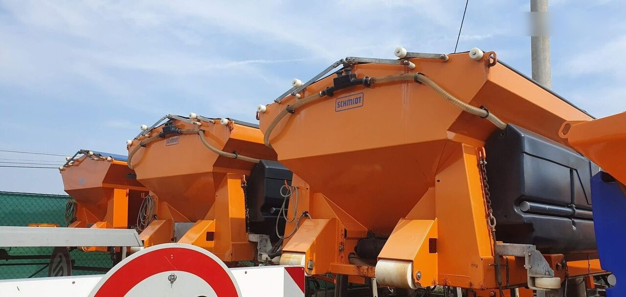Schmidt Solarko piaskarka SCHMIDT STRATOS 5m3 20 - Sand-/ Saltspreder for Utility/ Speciel maskine: billede 2 Schmidt Solarko piaskarka SCHMIDT STRATOS 5m3 20 - Sand-/ Saltspreder for Utility/ Speciel maskine: billede 2