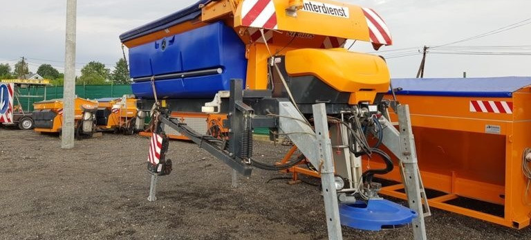 Schmidt Solarko piaskarka SCHMIDT STRATOS 5m3 - Sand-/ Saltspreder for Utility/ Speciel maskine: billede 1 Schmidt Solarko piaskarka SCHMIDT STRATOS 5m3 - Sand-/ Saltspreder for Utility/ Speciel maskine: billede 1