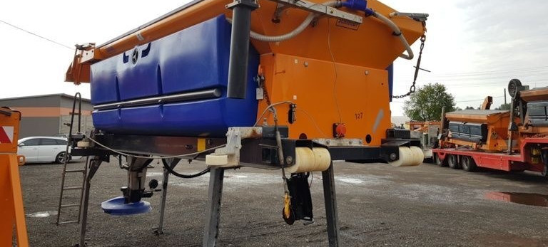 Schmidt Solarko piaskarka SCHMIDT STRATOS 5m3 - Sand-/ Saltspreder for Utility/ Speciel maskine: billede 3 Schmidt Solarko piaskarka SCHMIDT STRATOS 5m3 - Sand-/ Saltspreder for Utility/ Speciel maskine: billede 3