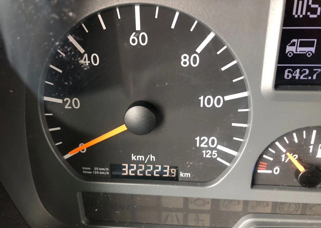 MERCEDES-BENZ AXOR PRZEBIEG TYLKO 322000 KM!!!! - Isotermisk lastbil: billede 2 MERCEDES-BENZ AXOR PRZEBIEG TYLKO 322000 KM!!!! - Isotermisk lastbil: billede 2
