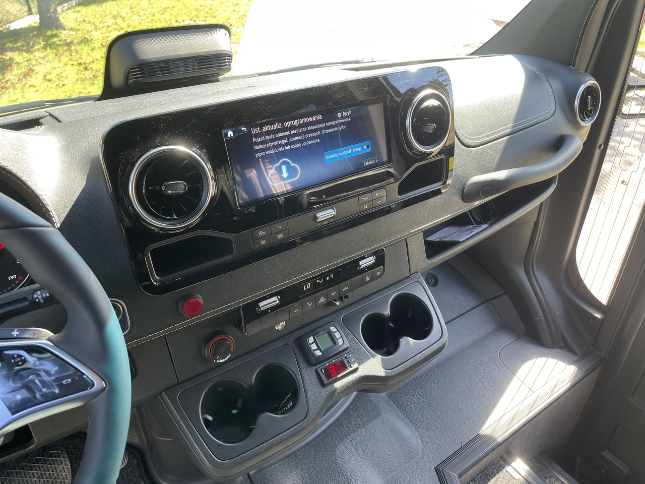 Leje en MERCEDES-BENZ SPRINTER 519 CDI (MB BUSPERFECT) MERCEDES-BENZ SPRINTER 519 CDI (MB BUSPERFECT): billede 31 Leje en MERCEDES-BENZ SPRINTER 519 CDI (MB BUSPERFECT) MERCEDES-BENZ SPRINTER 519 CDI (MB BUSPERFECT): billede 31