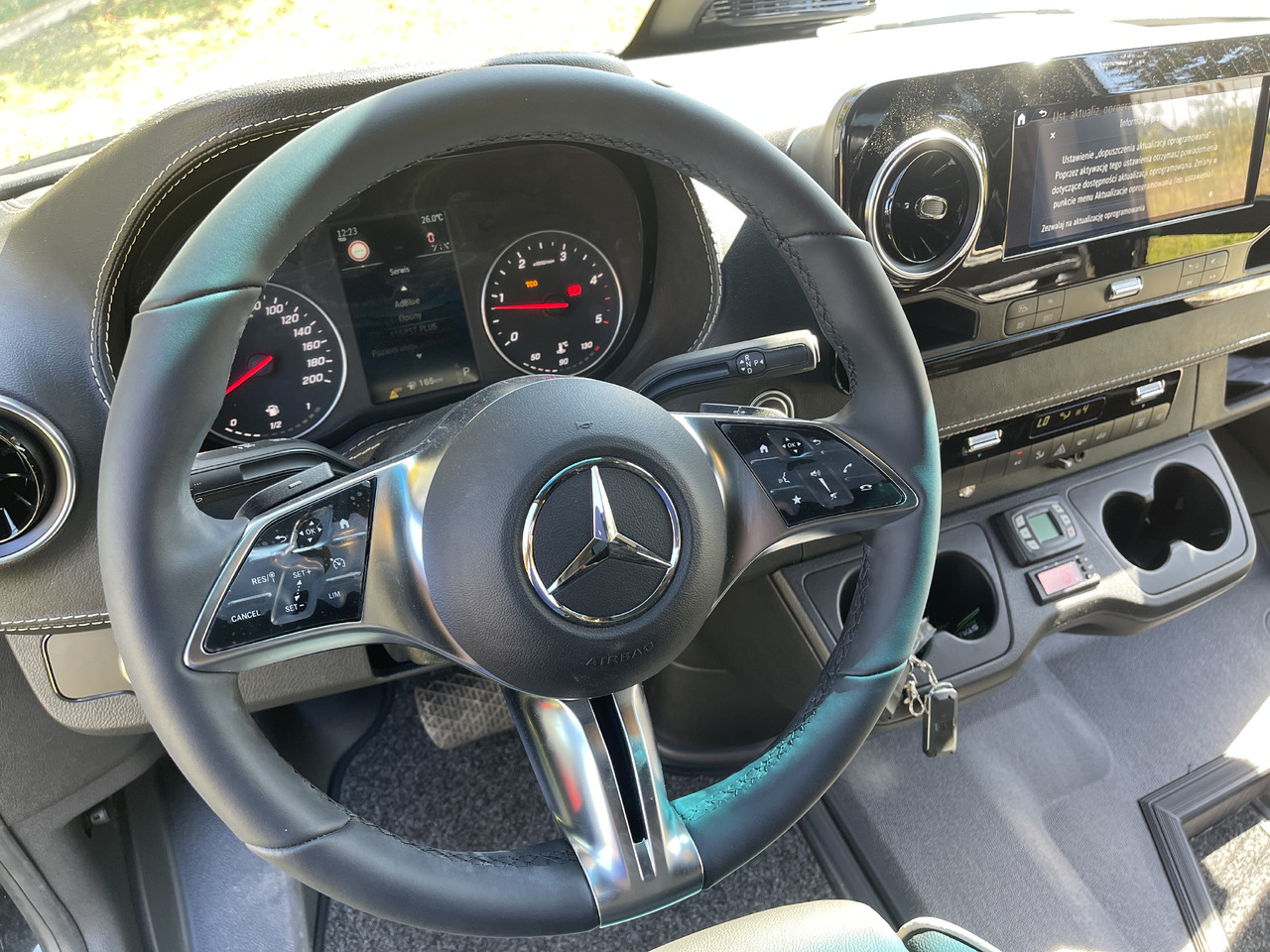 Leje en MERCEDES-BENZ SPRINTER 519 CDI (MB BUSPERFECT) MERCEDES-BENZ SPRINTER 519 CDI (MB BUSPERFECT): billede 30 Leje en MERCEDES-BENZ SPRINTER 519 CDI (MB BUSPERFECT) MERCEDES-BENZ SPRINTER 519 CDI (MB BUSPERFECT): billede 30