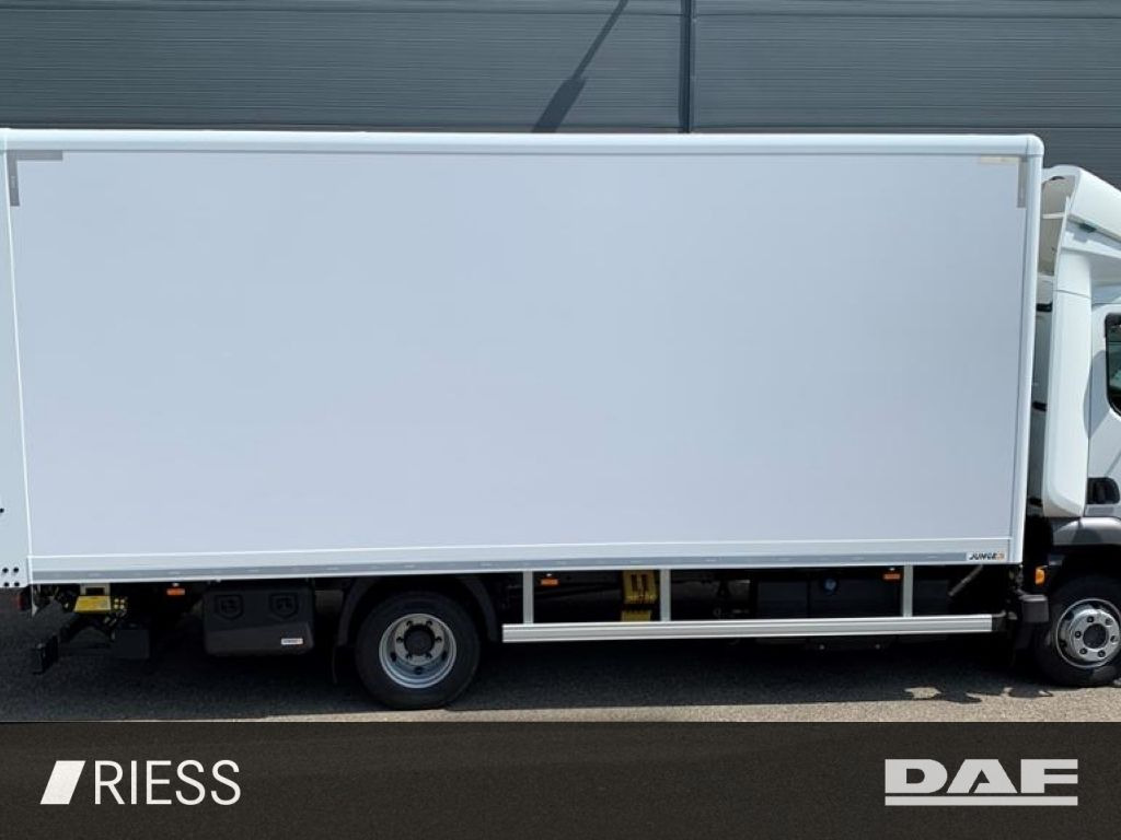 DAF XB 210 FA 7,49 to Koffer LBW Klima Automatik - Varebil med kasse: billede 2 DAF XB 210 FA 7,49 to Koffer LBW Klima Automatik - Varebil med kasse: billede 2