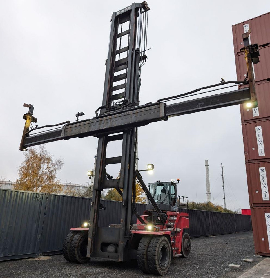 Kalmar DCG100-45ED7 - Gaffeltruck til containerhåndtering: billede 2 Kalmar DCG100-45ED7 - Gaffeltruck til containerhåndtering: billede 2