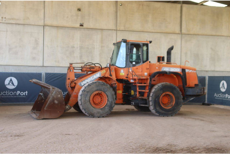 Doosan DL300 - Gummihjulslæsser: billede 1 Doosan DL300 - Gummihjulslæsser: billede 1