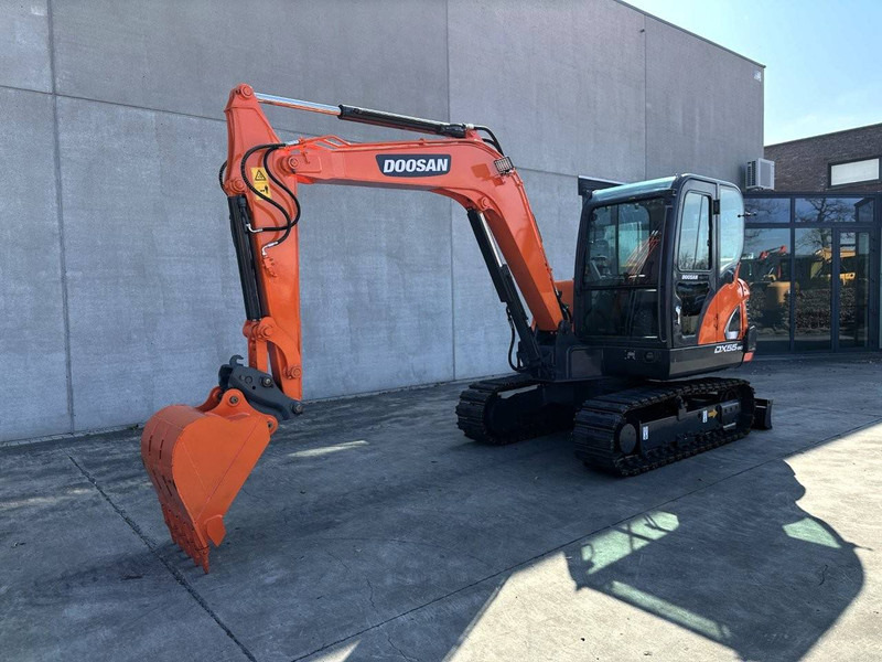 Doosan DX55-9C - Bæltegravemaskine: billede 1 Doosan DX55-9C - Bæltegravemaskine: billede 1