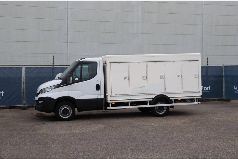 Iveco 35S13 - Varebil med kasse: billede 1 Iveco 35S13 - Varebil med kasse: billede 1