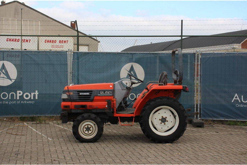 Kubota GRANDEL GL221 - Traktor: billede 2 Kubota GRANDEL GL221 - Traktor: billede 2