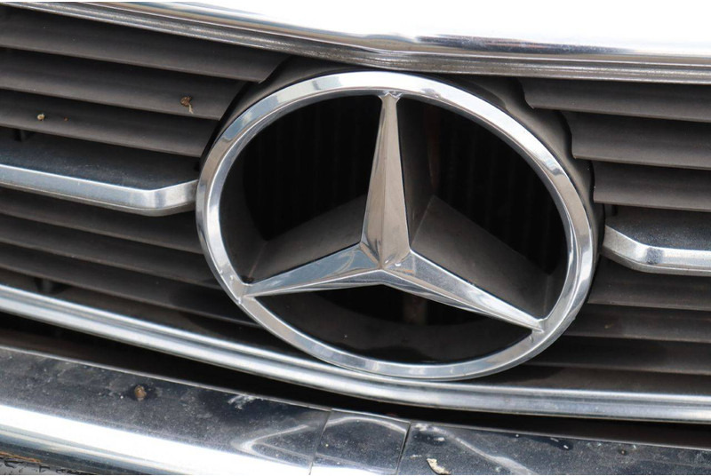 Sedan Mercedes-Benz 300-serie 380 SLC: billede 12 Sedan Mercedes-Benz 300-serie 380 SLC: billede 12