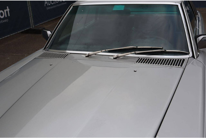 Sedan Mercedes-Benz 300-serie 380 SLC: billede 14 Sedan Mercedes-Benz 300-serie 380 SLC: billede 14