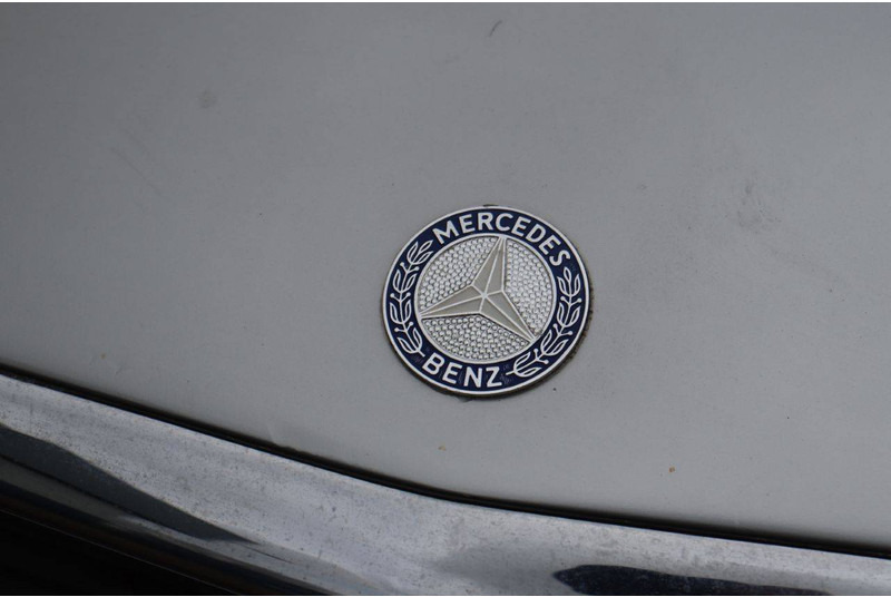 Sedan Mercedes-Benz 300-serie 380 SLC: billede 13 Sedan Mercedes-Benz 300-serie 380 SLC: billede 13