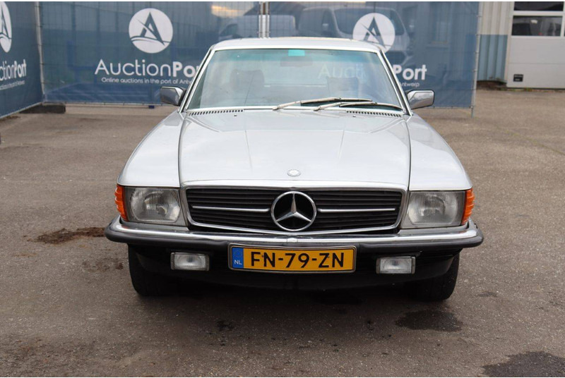 Sedan Mercedes-Benz 300-serie 380 SLC: billede 8 Sedan Mercedes-Benz 300-serie 380 SLC: billede 8
