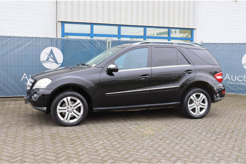 Mercedes-Benz M-Klasse ML 350 CDI 4MATIC - Sedan: billede 1 Mercedes-Benz M-Klasse ML 350 CDI 4MATIC - Sedan: billede 1