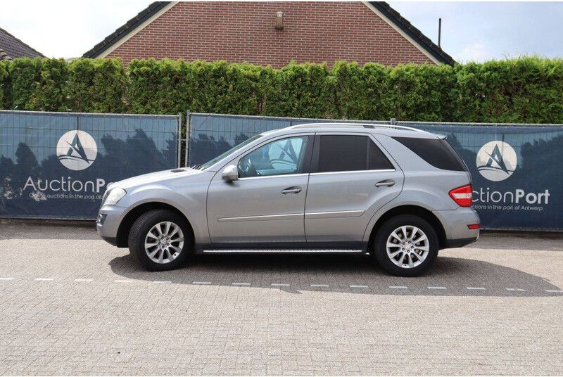 Mercedes-Benz M-Klasse ML 350 CDI 4MATIC - Sedan: billede 2 Mercedes-Benz M-Klasse ML 350 CDI 4MATIC - Sedan: billede 2