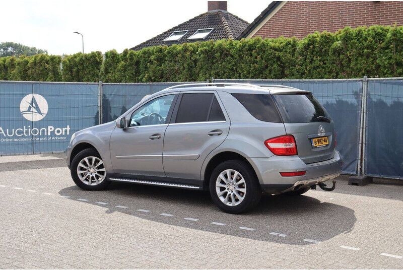 Mercedes-Benz M-Klasse ML 350 CDI 4MATIC - Sedan: billede 3 Mercedes-Benz M-Klasse ML 350 CDI 4MATIC - Sedan: billede 3