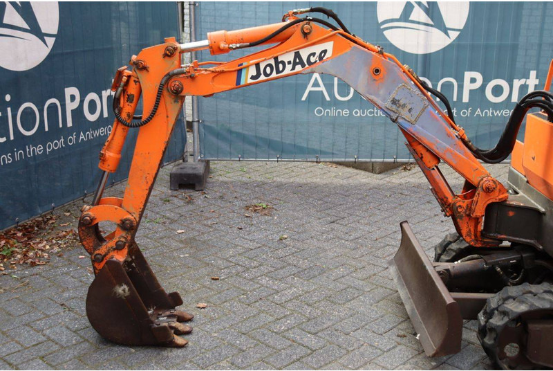 Minigravemaskine Takeuchi TB080: billede 13