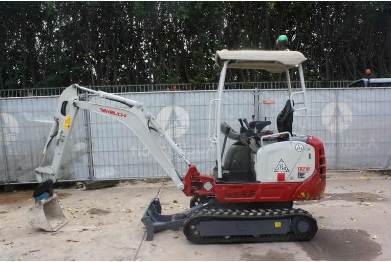 Takeuchi TB216 - Minigravemaskine: billede 3 Takeuchi TB216 - Minigravemaskine: billede 3