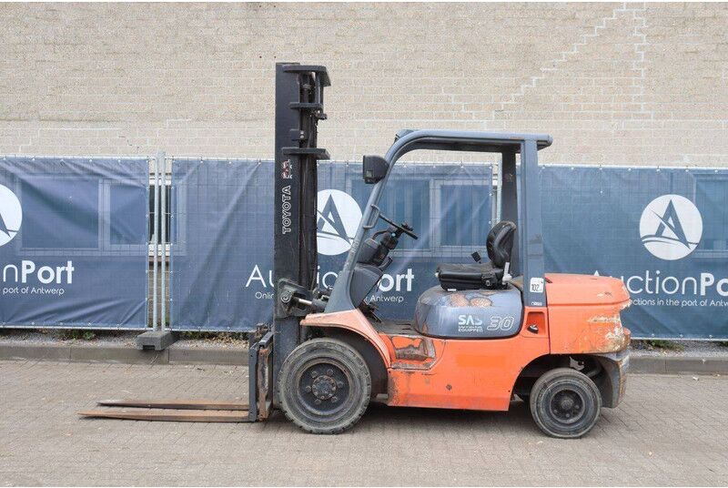 Toyota 02-7FDF30 - Diesel gaffeltruck: billede 2 Toyota 02-7FDF30 - Diesel gaffeltruck: billede 2