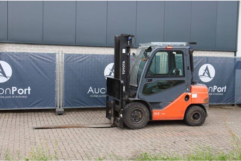 Toyota 02-8FDF30 - Diesel gaffeltruck: billede 1 Toyota 02-8FDF30 - Diesel gaffeltruck: billede 1