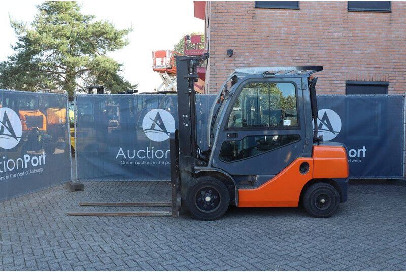 Toyota 02-8FDF30 - Diesel gaffeltruck: billede 2 Toyota 02-8FDF30 - Diesel gaffeltruck: billede 2
