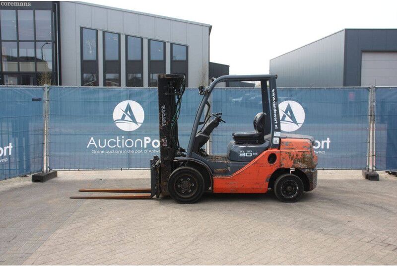 Toyota 02-8FDF30 - Diesel gaffeltruck: billede 2 Toyota 02-8FDF30 - Diesel gaffeltruck: billede 2