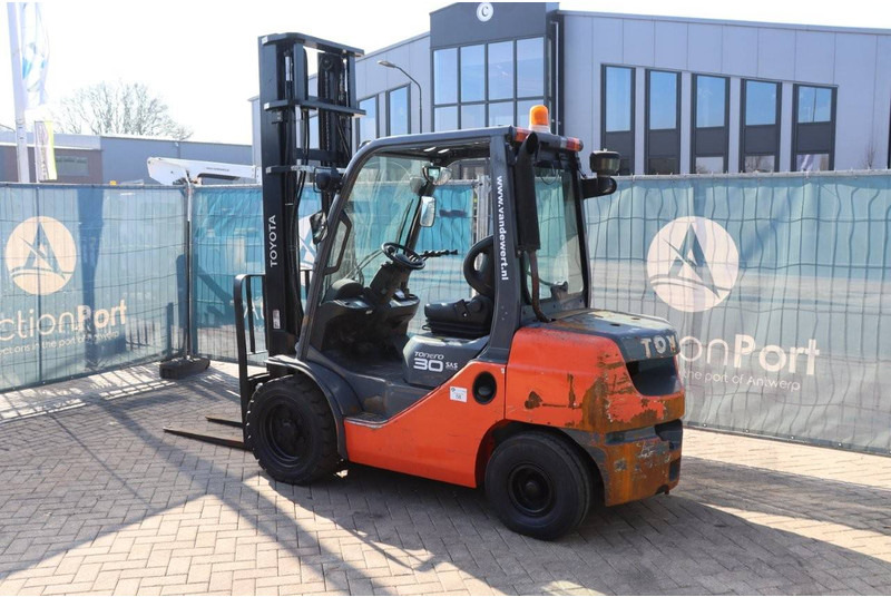 Toyota 02-8FDF30 - Diesel gaffeltruck: billede 3 Toyota 02-8FDF30 - Diesel gaffeltruck: billede 3