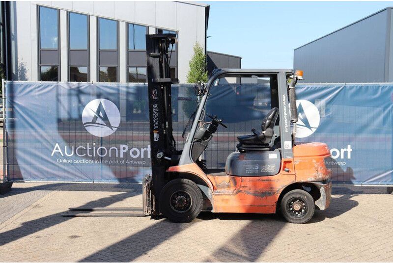 Toyota 62-7FDF25 - Diesel gaffeltruck: billede 2 Toyota 62-7FDF25 - Diesel gaffeltruck: billede 2
