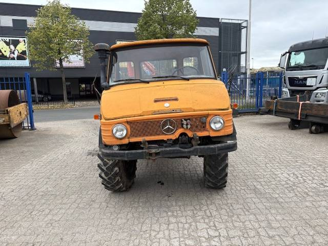 Unimog U600 - Lastbil med kran: billede 2 Unimog U600 - Lastbil med kran: billede 2