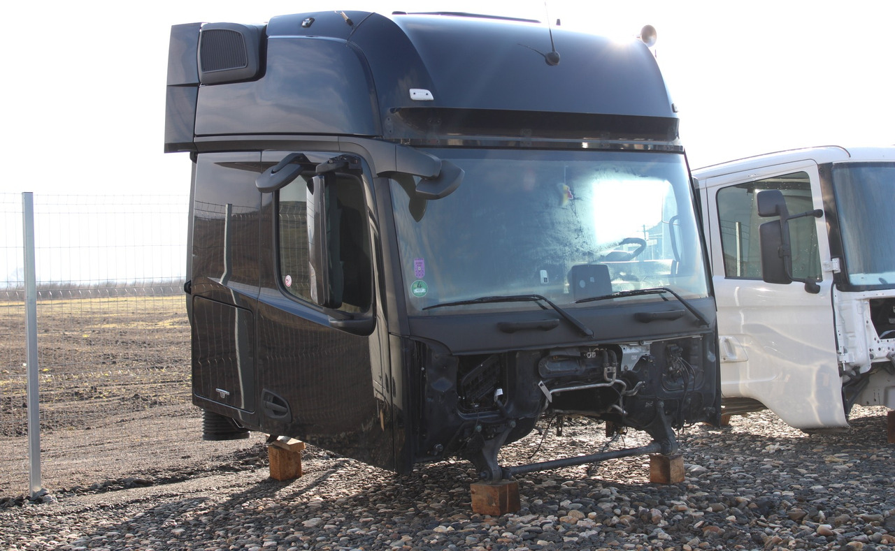 CABINA MERCEDES ACTROS MP4 GIGA SPACE - Førerhus for Lastbil: billede 2 CABINA MERCEDES ACTROS MP4 GIGA SPACE - Førerhus for Lastbil: billede 2