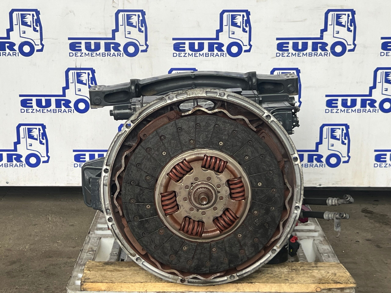 CUTIE DE VITEZE MAN AUTOMATA FARA RETARDER TIPMATIC 14 2700NM DD 81.32004.6415 - Gearkasse for Lastbil: billede 2 CUTIE DE VITEZE MAN AUTOMATA FARA RETARDER TIPMATIC 14 2700NM DD 81.32004.6415 - Gearkasse for Lastbil: billede 2