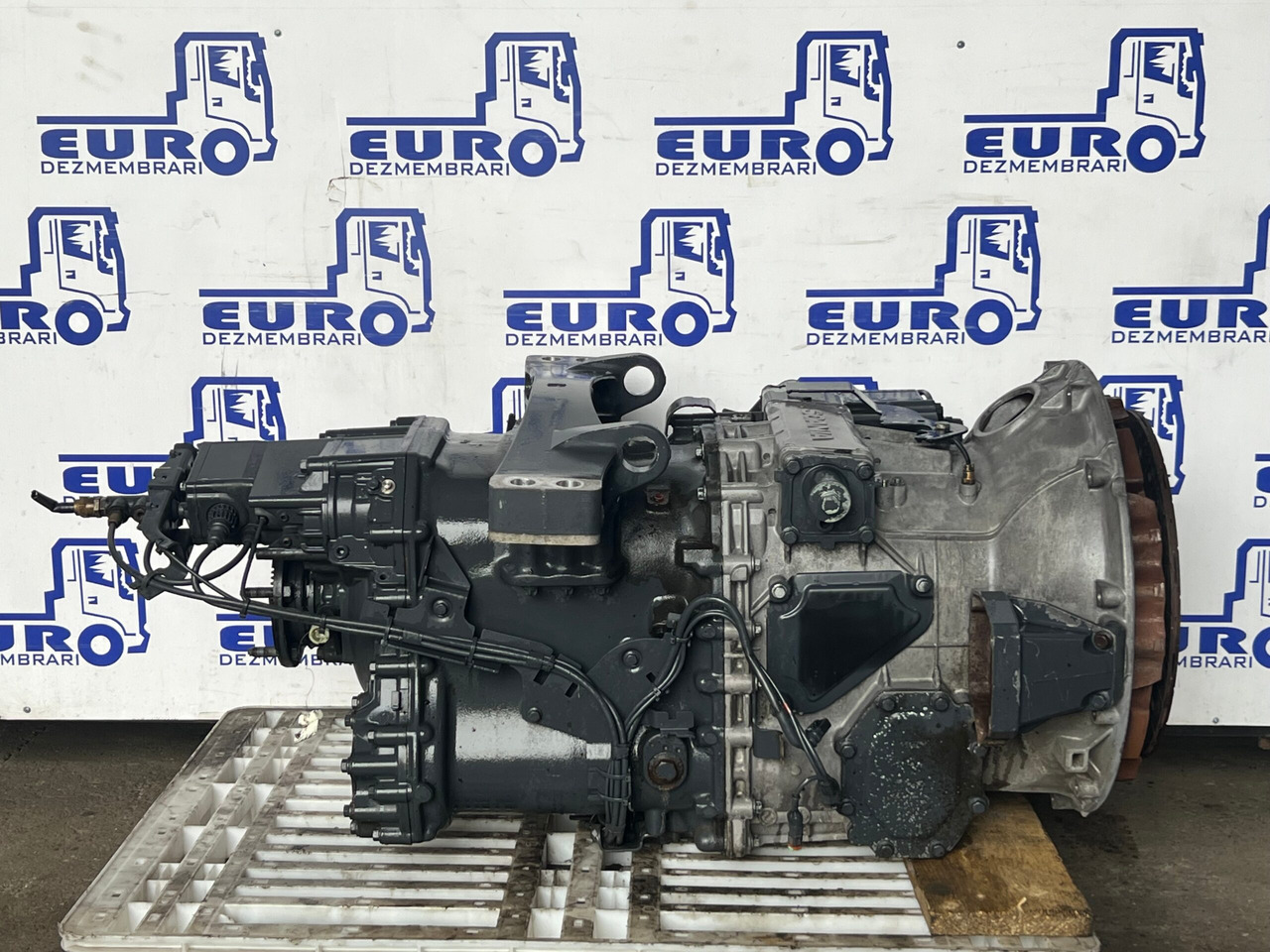 CUTIE DE VITEZE MAN AUTOMATA FARA RETARDER TIPMATIC 14 2700NM DD 81.32004.6415 - Gearkasse for Lastbil: billede 3 CUTIE DE VITEZE MAN AUTOMATA FARA RETARDER TIPMATIC 14 2700NM DD 81.32004.6415 - Gearkasse for Lastbil: billede 3