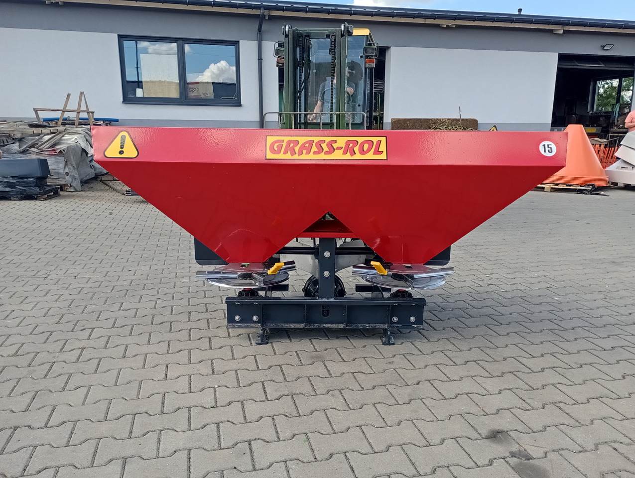 Grass Rol Rozsiewacz nawozów Junior 1200 l/ Düngerstreuer 1200l/ Fertilizer spreader 1200 - Gødningsspreder: billede 1 Grass Rol Rozsiewacz nawozów Junior 1200 l/ Düngerstreuer 1200l/ Fertilizer spreader 1200 - Gødningsspreder: billede 1