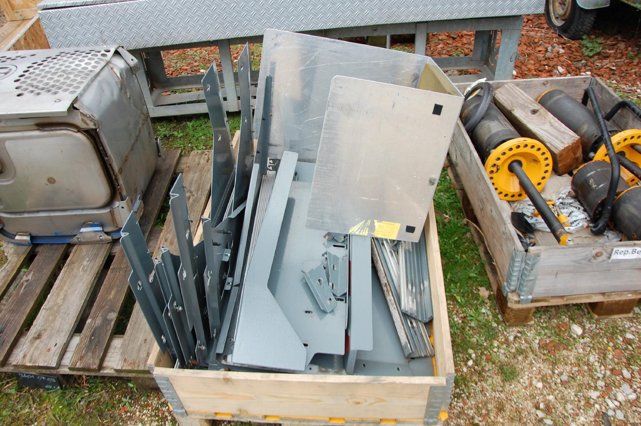 Reservedel for Entreprenørmaskin Liebherr Zubehör = LTM 1030-2.1 / diverse Teile und Komponenten: billede 22