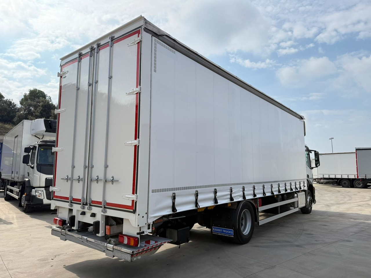 MERCEDES BENZ 18.27 Antos E6 (Tauliner) - Lastbil med presenning: billede 3 MERCEDES BENZ 18.27 Antos E6 (Tauliner) - Lastbil med presenning: billede 3