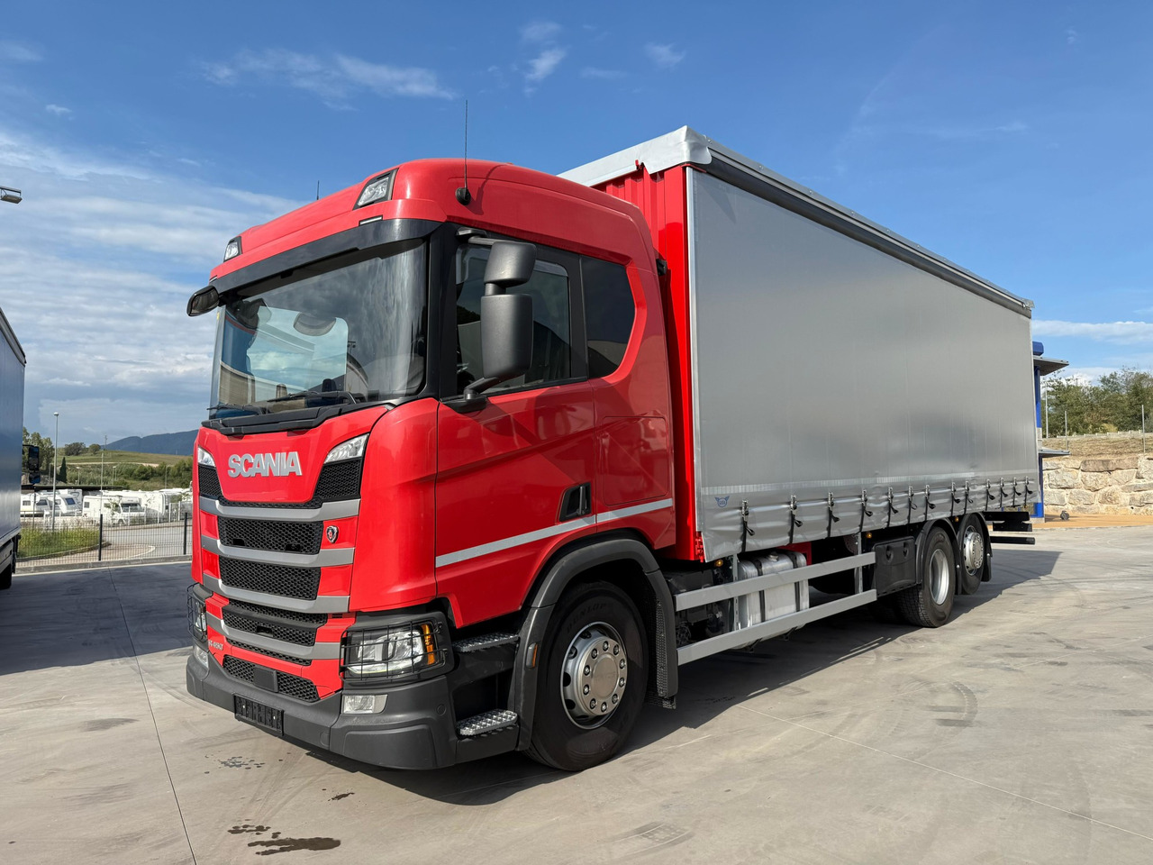 SCANIA R450 E6 (Tauliner) - Lastbil med presenning: billede 1 SCANIA R450 E6 (Tauliner) - Lastbil med presenning: billede 1